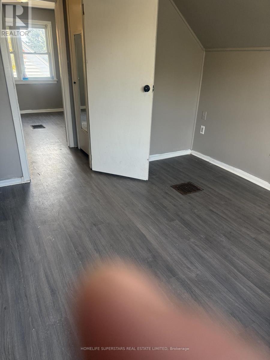 Unit#1 - 6391 Mcleod Road, Niagara Falls, Ontario  L2G 3G2 - Photo 2 - X12500384