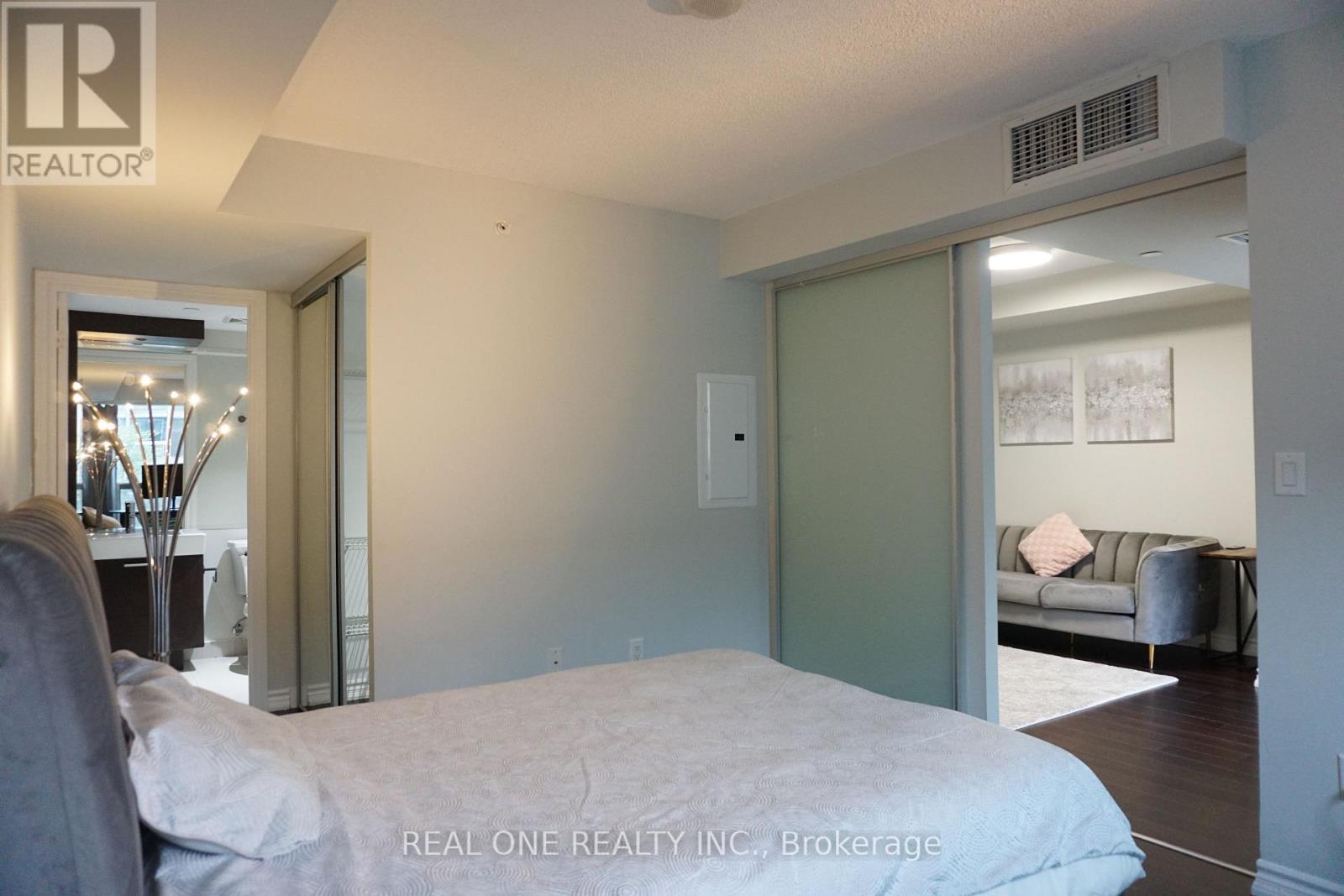 1509 - 386 Yonge Street, Toronto, Ontario  M5B 0A5 - Photo 10 - C12505984