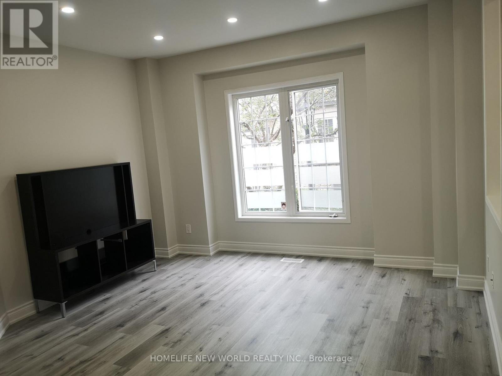 105 - 23 Observatory Lane, Richmond Hill, Ontario  L4C 0M7 - Photo 5 - N12505978