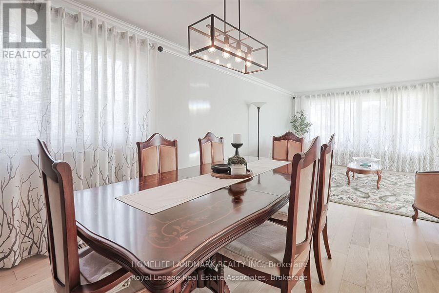 Up - 3069 Given Road, Mississauga, Ontario  L5A 2N2 - Photo 10 - W12505972