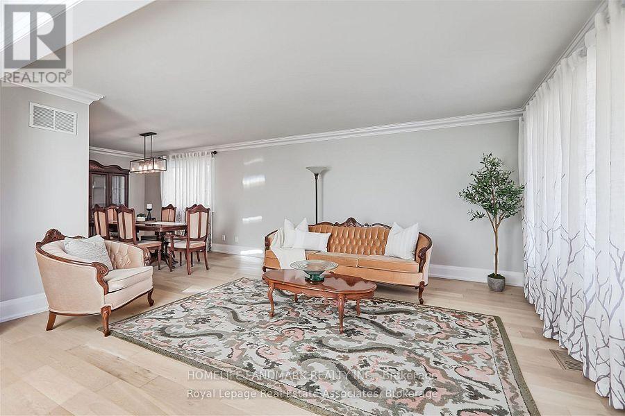 Up - 3069 Given Road, Mississauga, Ontario  L5A 2N2 - Photo 12 - W12505972