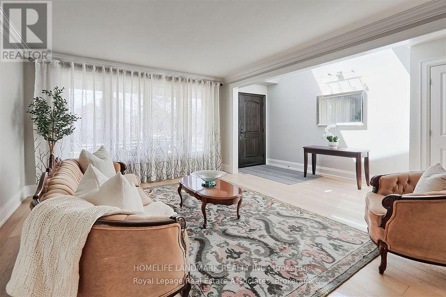 Up - 3069 Given Road, Mississauga, Ontario  L5A 2N2 - Photo 13 - W12505972