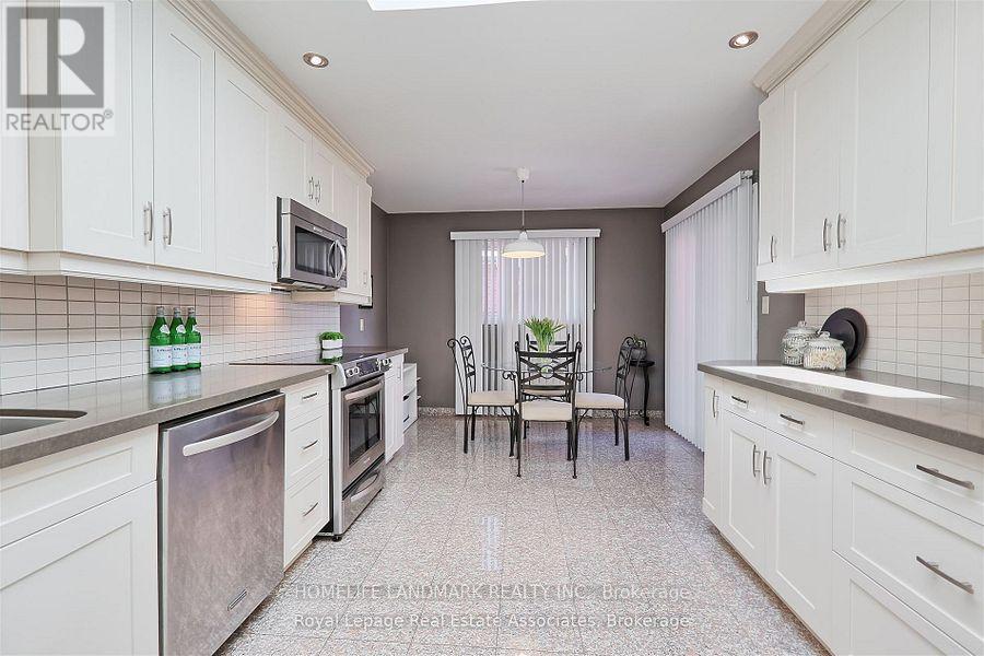 Up - 3069 Given Road, Mississauga, Ontario  L5A 2N2 - Photo 14 - W12505972