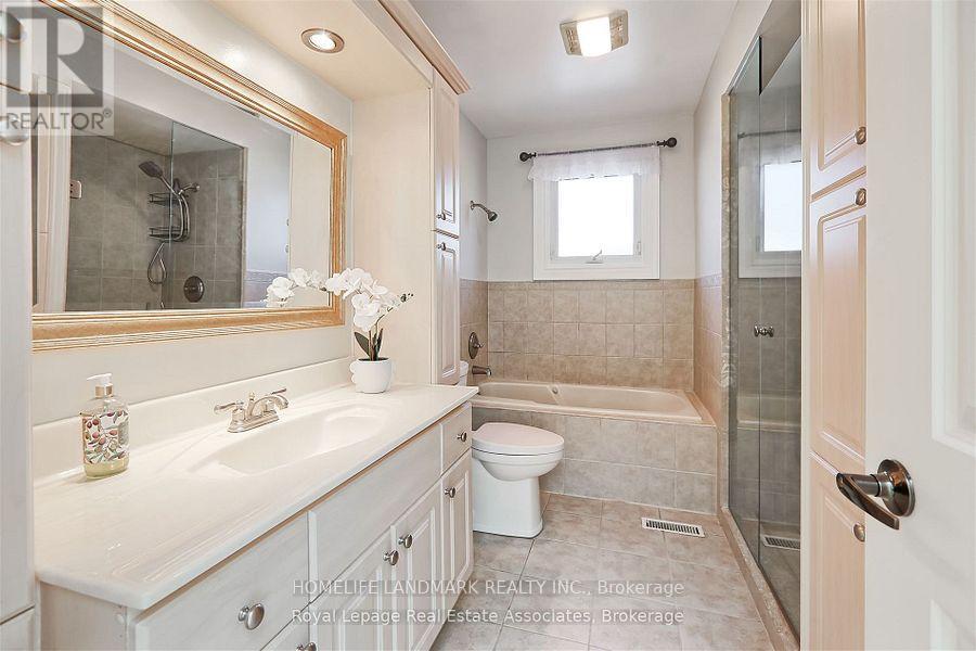 Up - 3069 Given Road, Mississauga, Ontario  L5A 2N2 - Photo 20 - W12505972