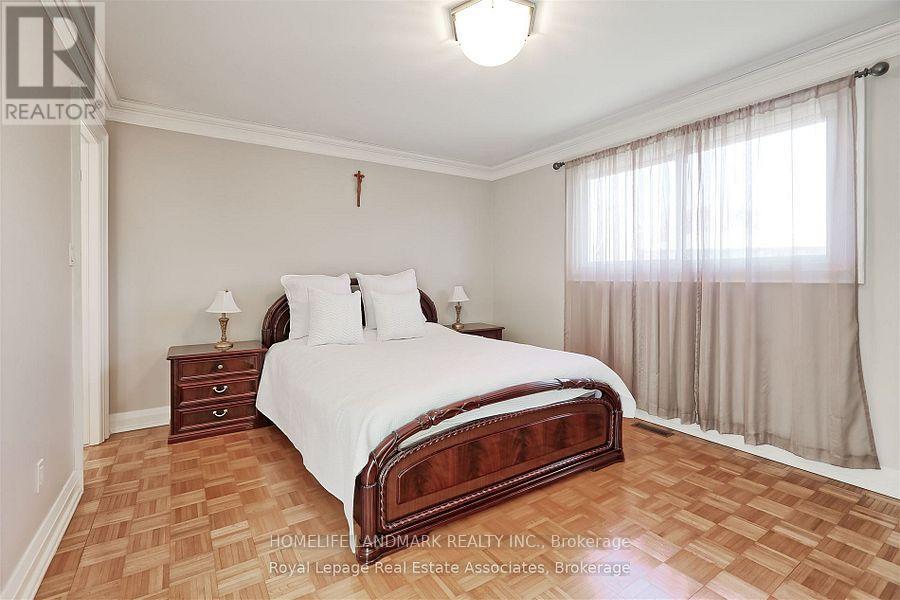 Up - 3069 Given Road, Mississauga, Ontario  L5A 2N2 - Photo 23 - W12505972