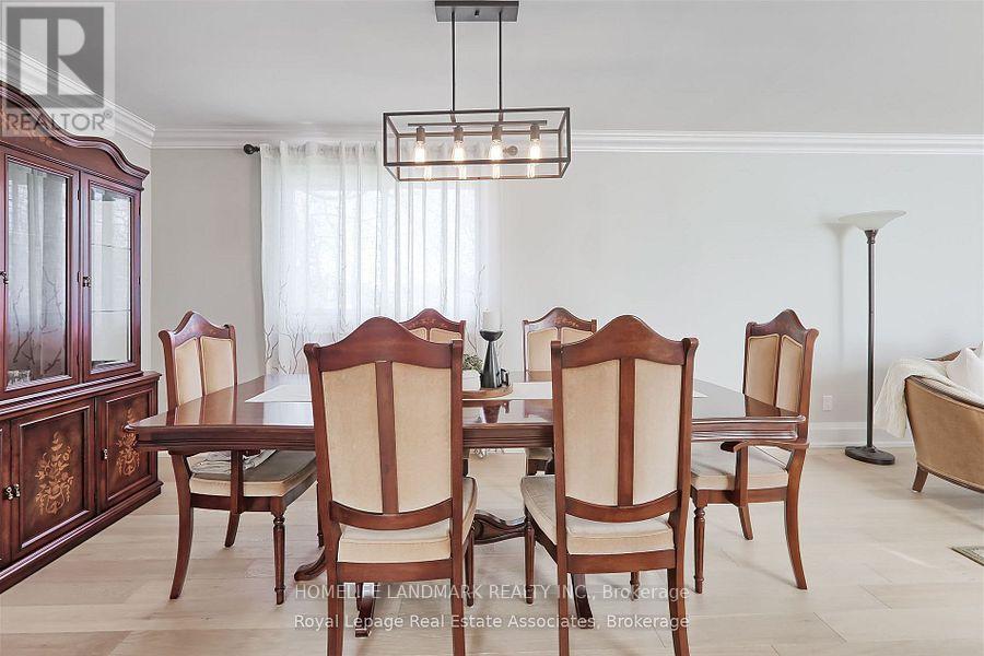 Up - 3069 Given Road, Mississauga, Ontario  L5A 2N2 - Photo 9 - W12505972