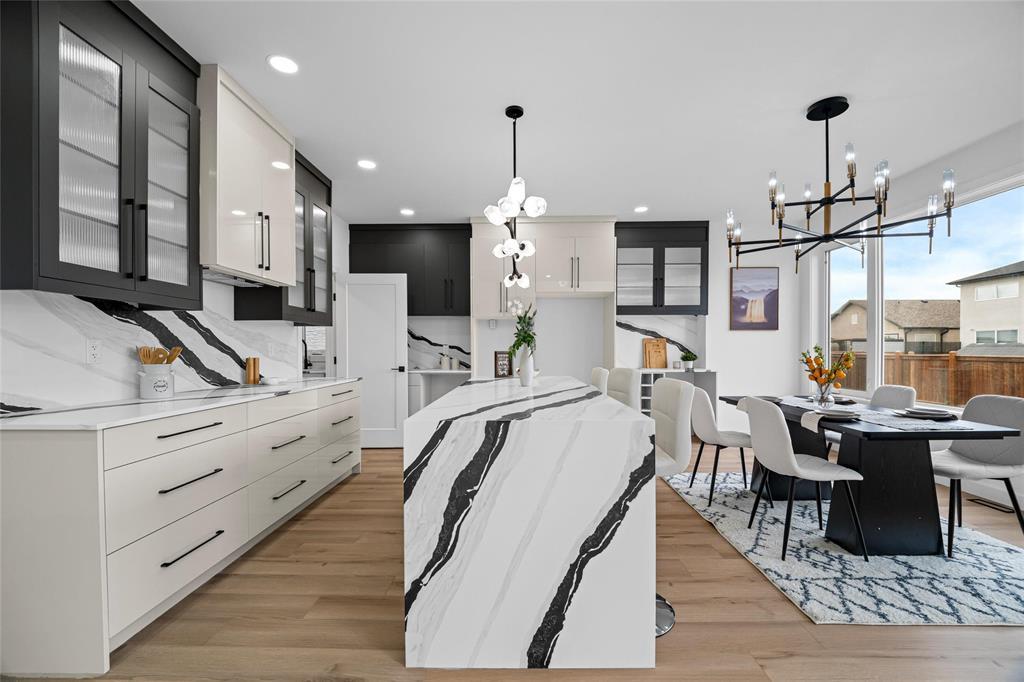 6 Avior Drive, Winnipeg, Manitoba  R2V 5H4 - Photo 7 - 202527710