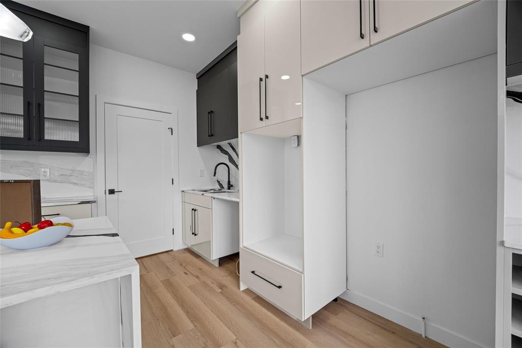 6 Avior Drive, Winnipeg, Manitoba  R2V 5H4 - Photo 8 - 202527710