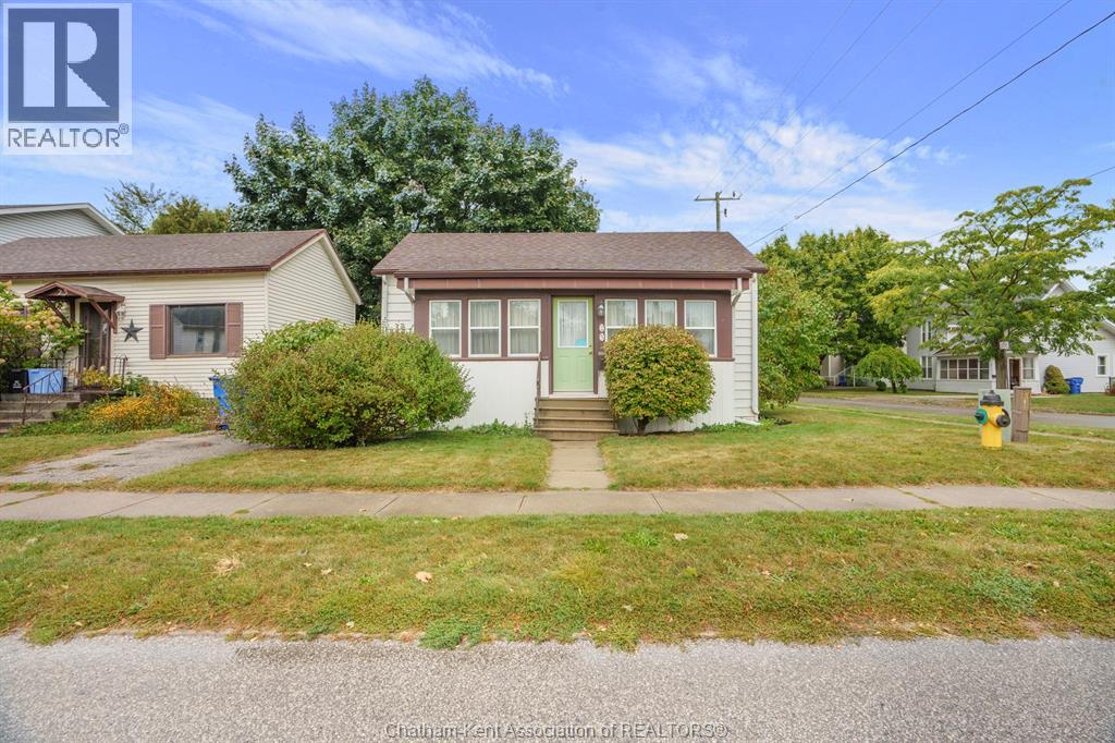 25 Forest Street, Chatham, Ontario  N7L 1Z8 - Photo 3 - 25024233