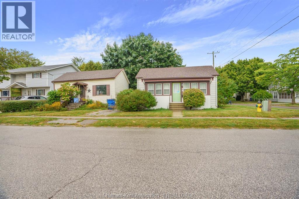 25 Forest Street, Chatham, Ontario  N7L 1Z8 - Photo 2 - 25024233