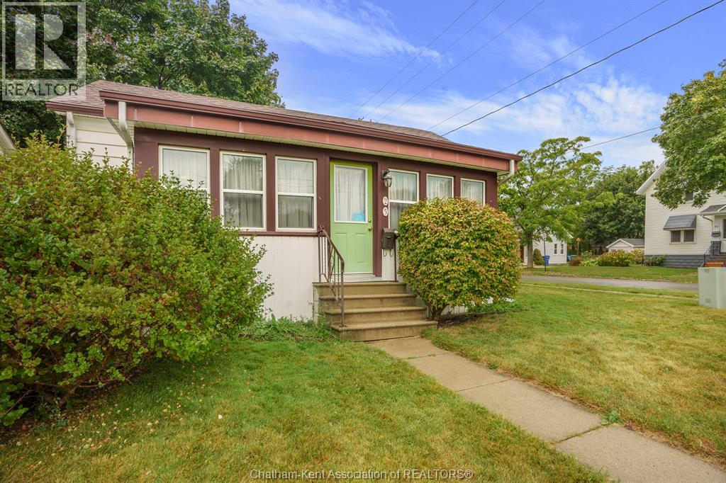 25 Forest Street, Chatham, Ontario  N7L 1Z8 - Photo 4 - 25024233