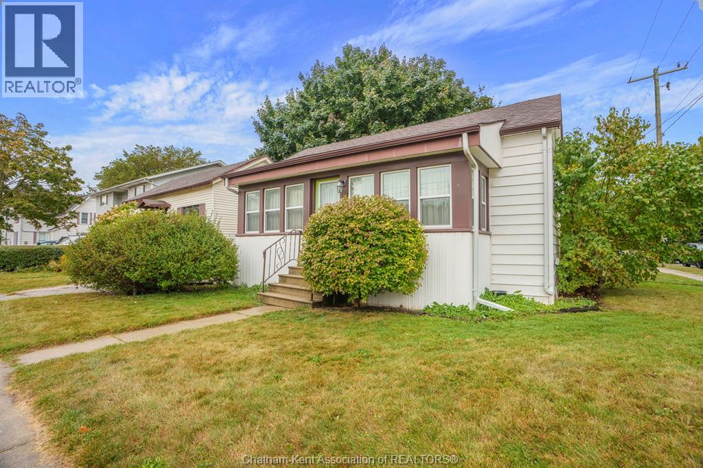25 FOREST STREET, Chatham, Ontario