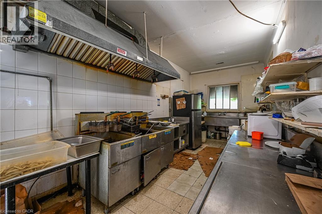 967 King Street E, Kitchener, Ontario  N2G 2N1 - Photo 3 - 40740413