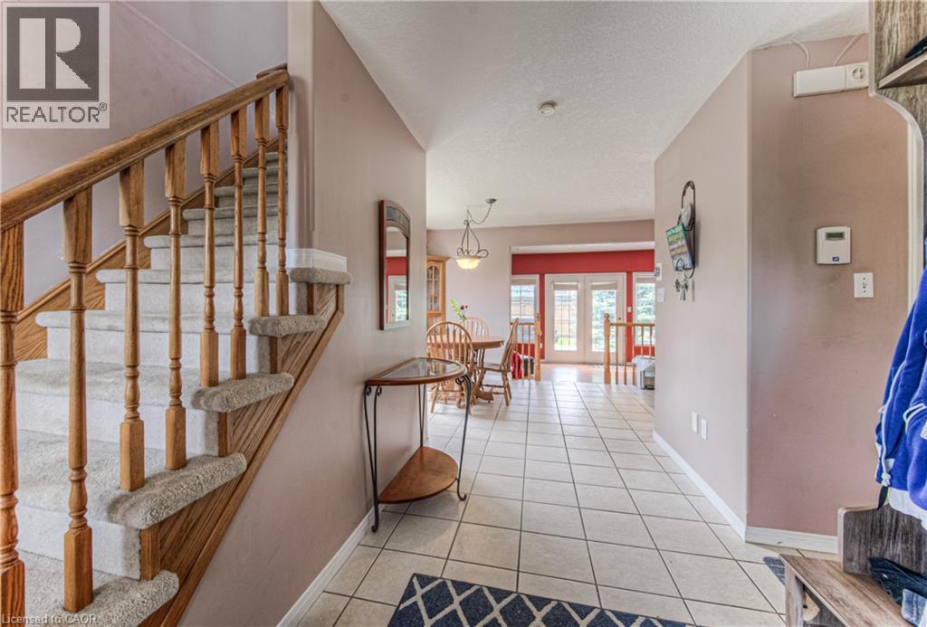 112 Milfoil Crescent, Kitchener, Ontario  N2E 3L3 - Photo 4 - 40762646