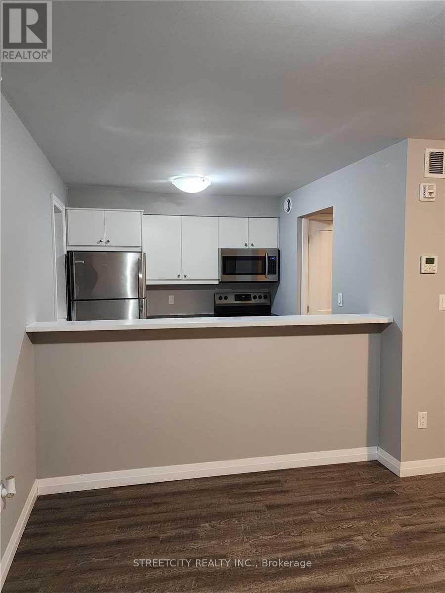 201 - 170 Bradford Street, Barrie (City Centre), Ontario  L4N 3B5 - Photo 11 - S12506004