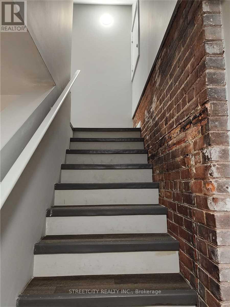 201 - 170 Bradford Street, Barrie (City Centre), Ontario  L4N 3B5 - Photo 15 - S12506004