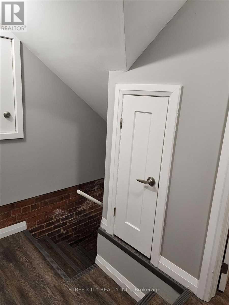 201 - 170 Bradford Street, Barrie (City Centre), Ontario  L4N 3B5 - Photo 16 - S12506004