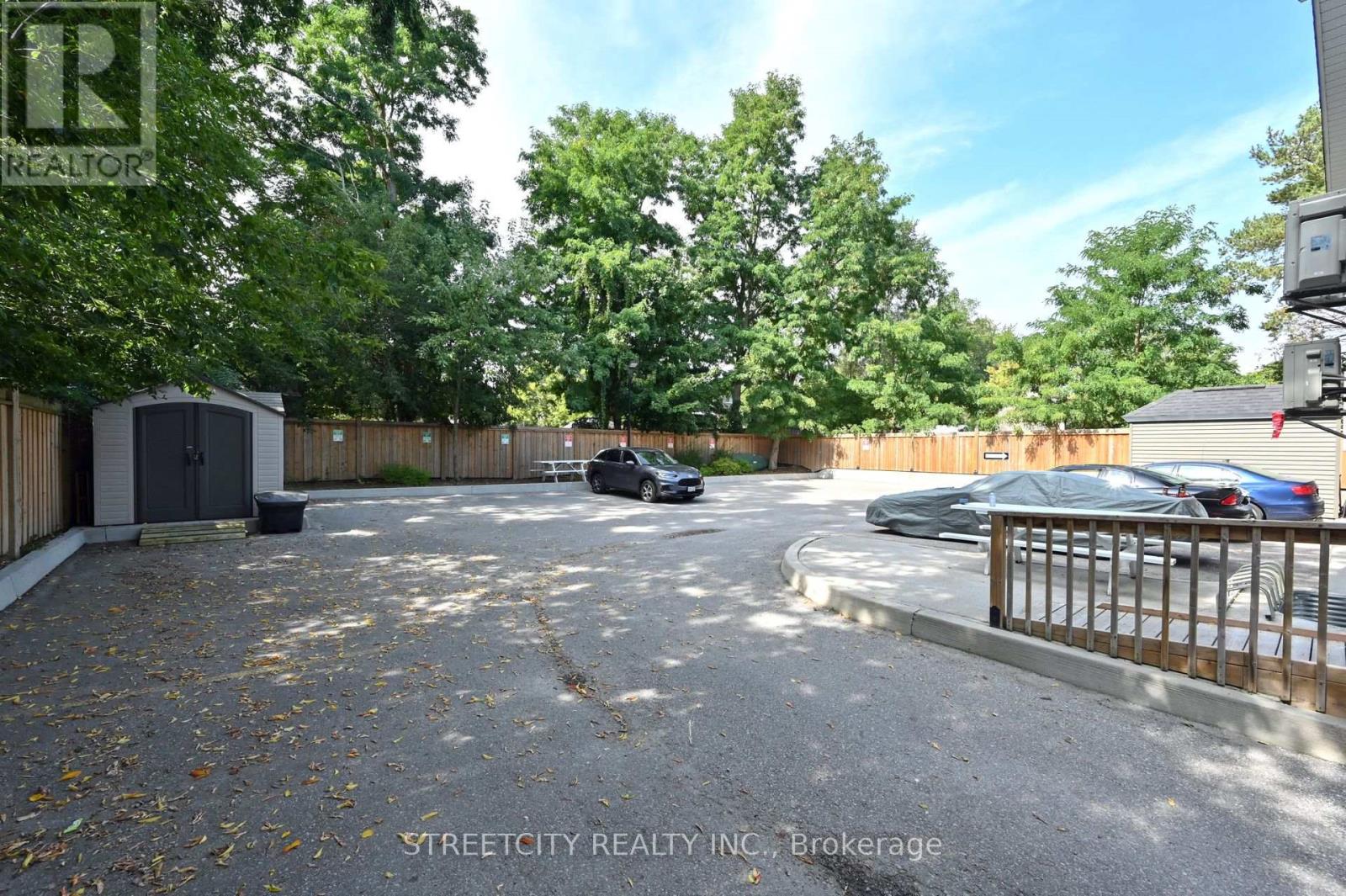 201 - 170 Bradford Street, Barrie (City Centre), Ontario  L4N 3B5 - Photo 7 - S12506004