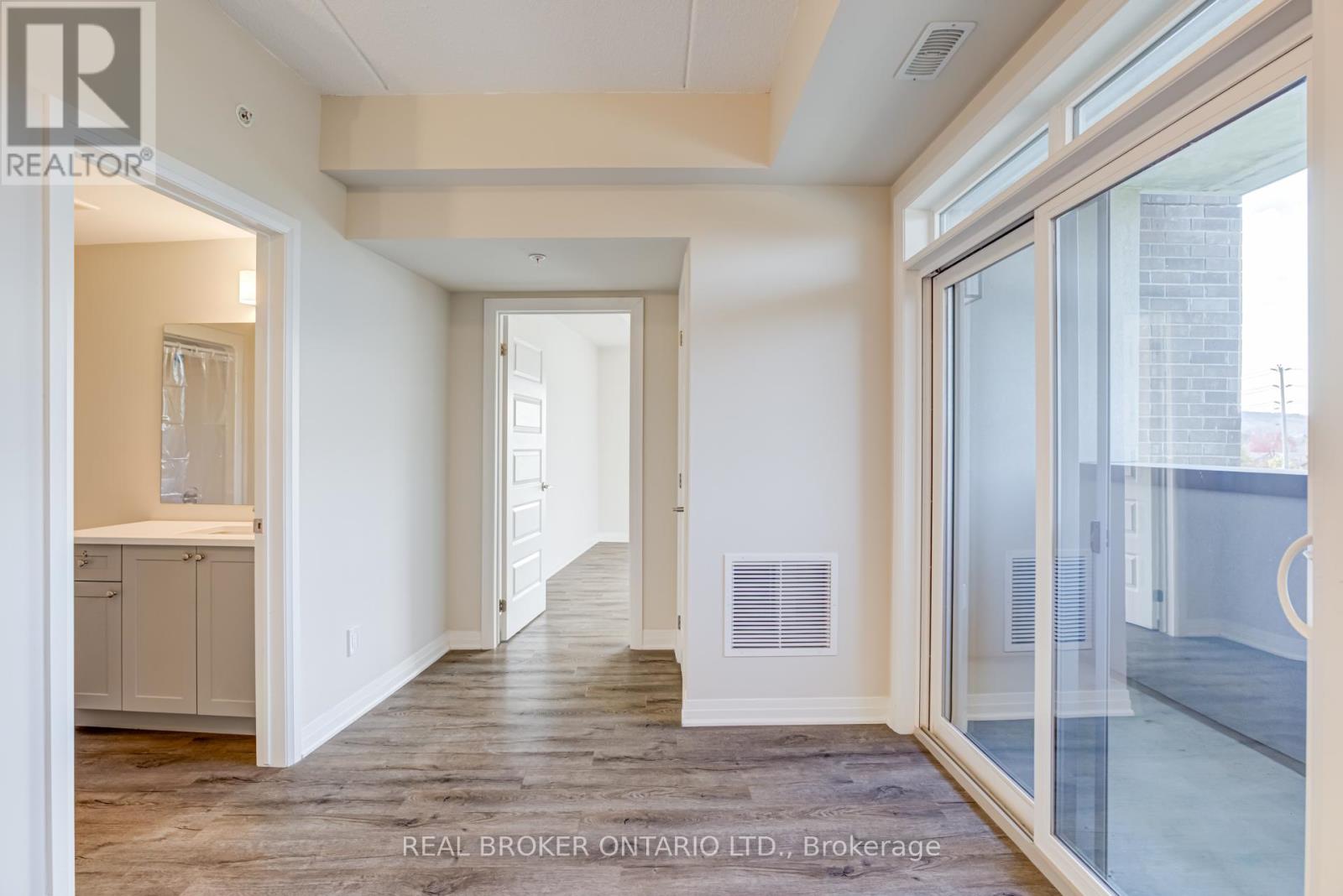 410 - 610 Farmstead Drive, Milton, Ontario  L9T 8X5 - Photo 17 - W12505986