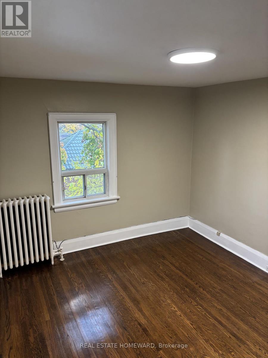 95 Glendonwynne Road, Toronto, Ontario  M6P 3E7 - Photo 15 - W12505994