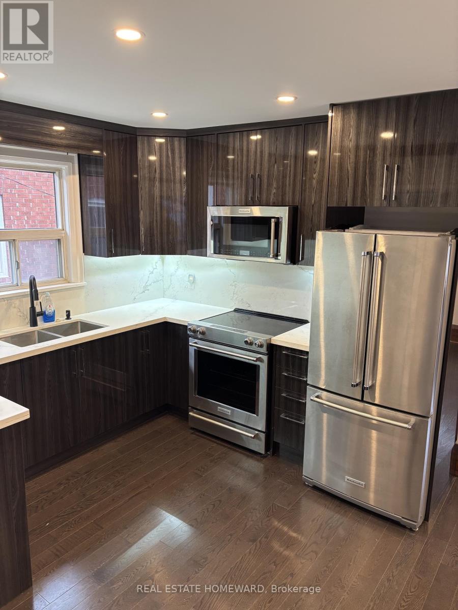 95 Glendonwynne Road, Toronto, Ontario  M6P 3E7 - Photo 3 - W12505994