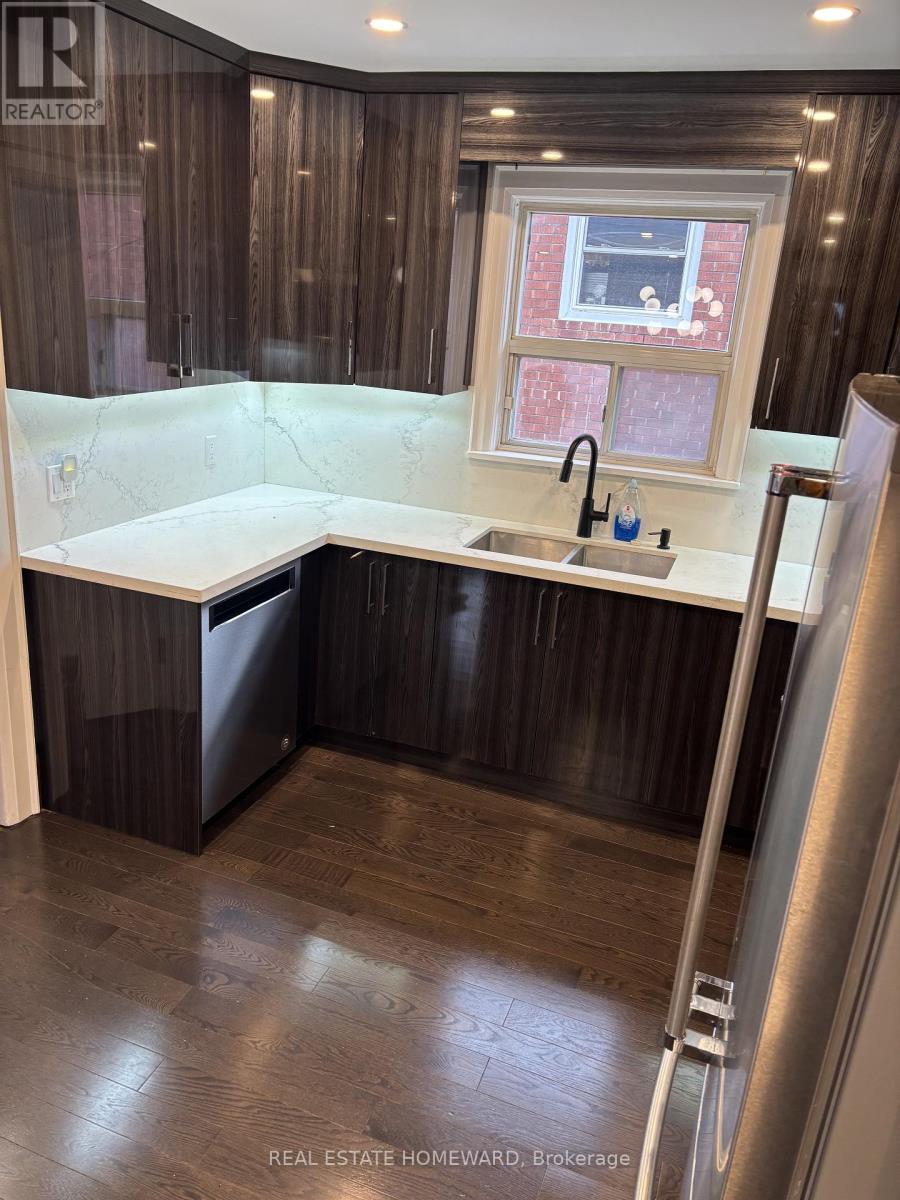 95 Glendonwynne Road, Toronto, Ontario  M6P 3E7 - Photo 4 - W12505994