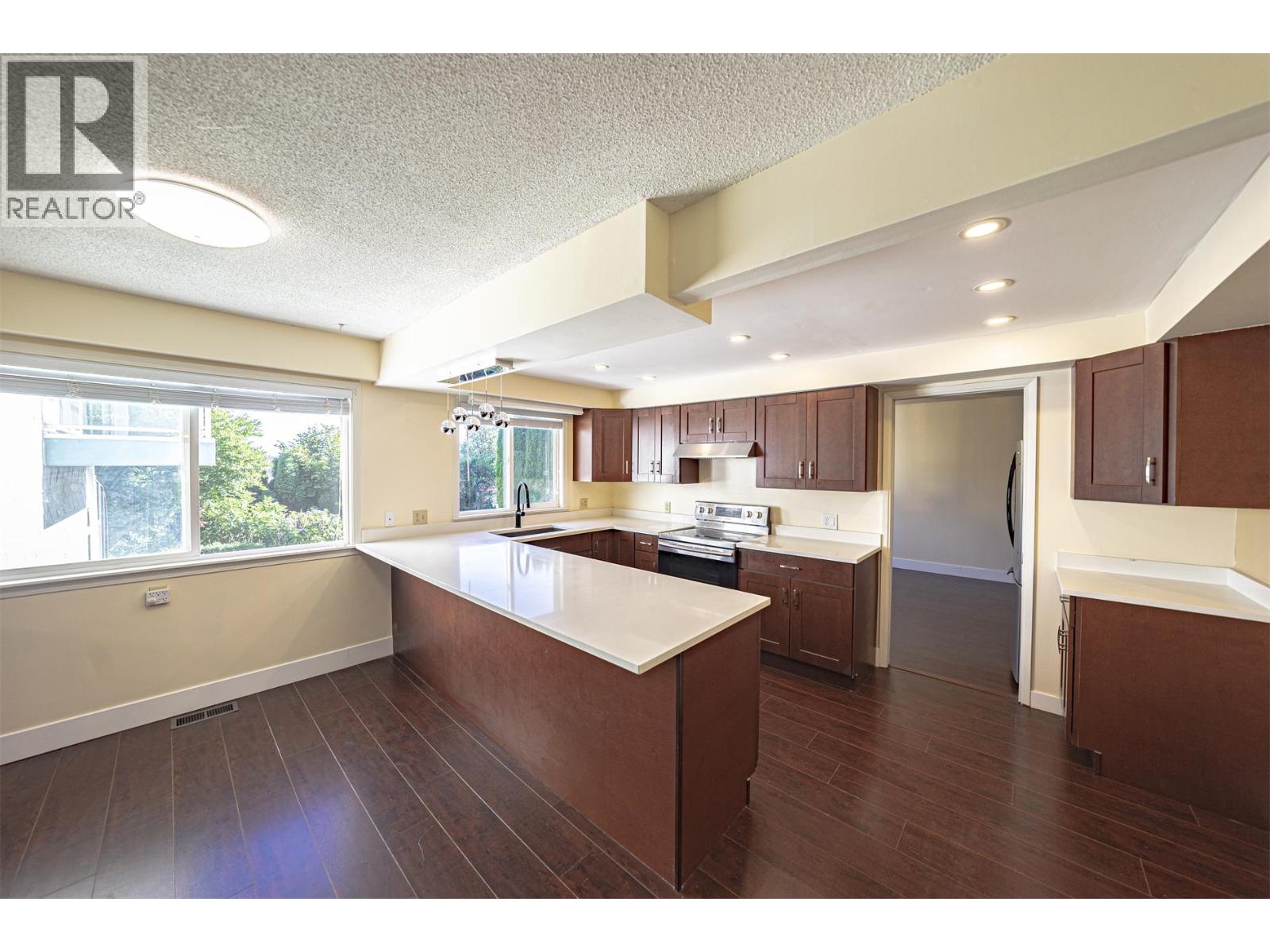 313 Hickey Drive, Coquitlam, British Columbia V3K 5T3 - Photo 10 - R3064258