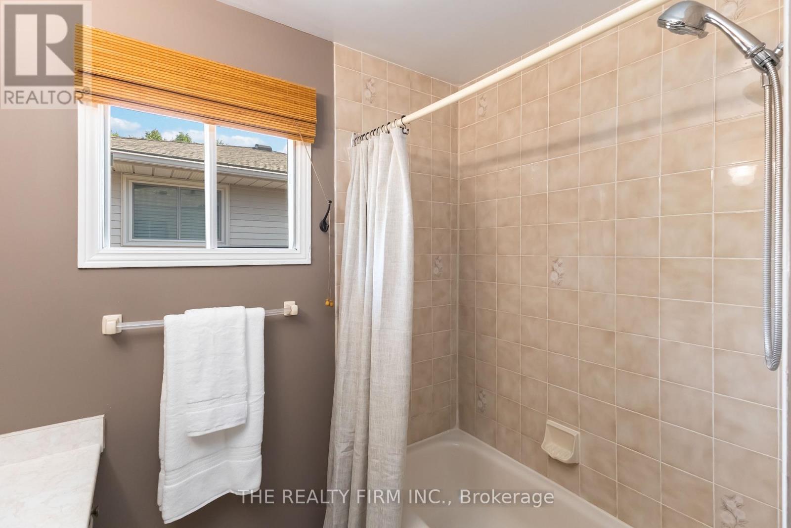 1060 Guildwood Boulevard, London North, Ontario  N6H 4G5 - Photo 23 - X12506030