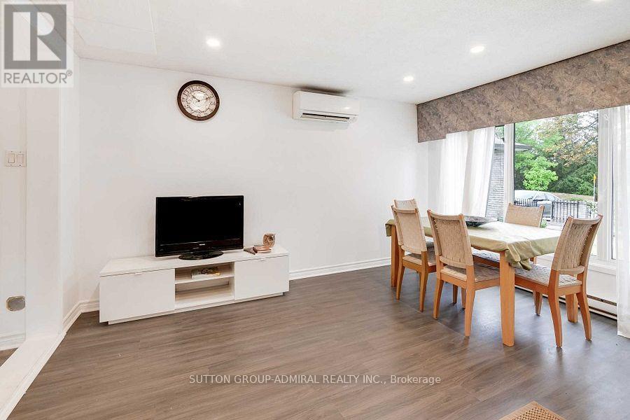 143 Torresdale Avenue, Toronto, Ontario  M2R 3K2 - Photo 4 - C12506046