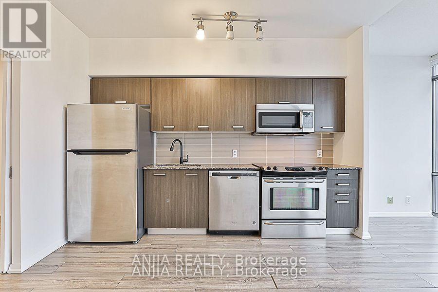 4202 - 832 Bay Street, Toronto, Ontario  M5S 1Z6 - Photo 4 - C12506052