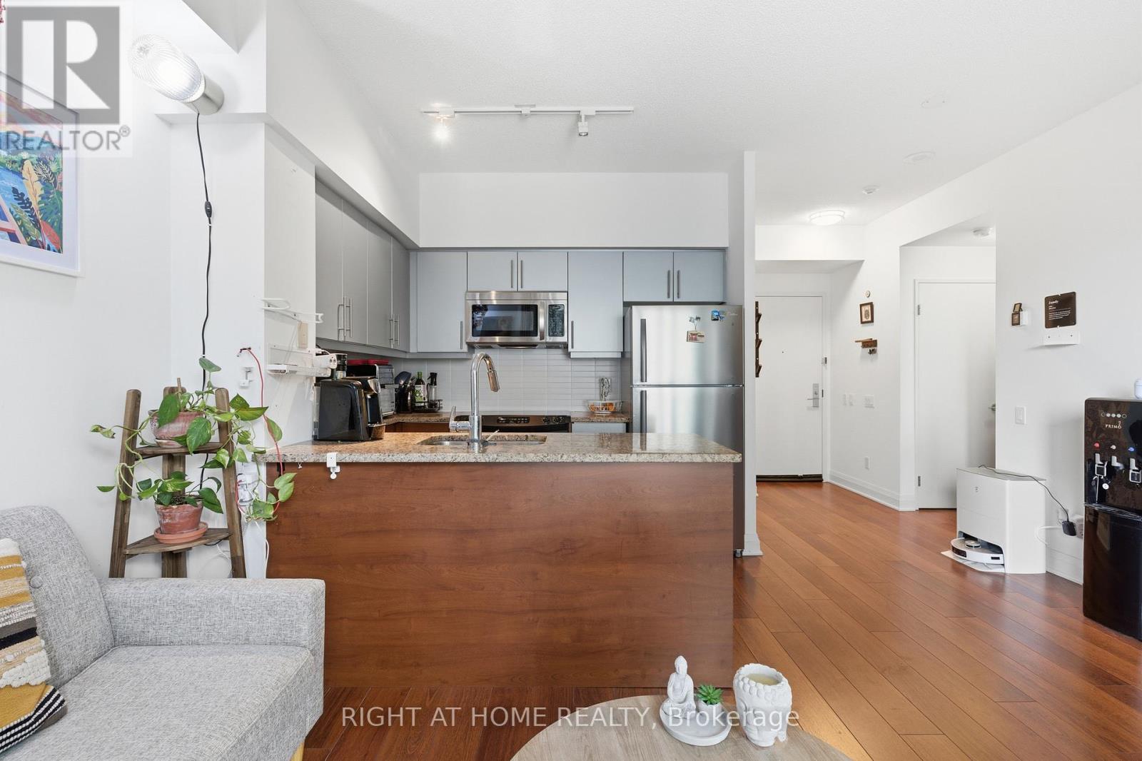 511 - 83 Redpath Avenue, Toronto, Ontario  M4S 0A2 - Photo 4 - C12506060