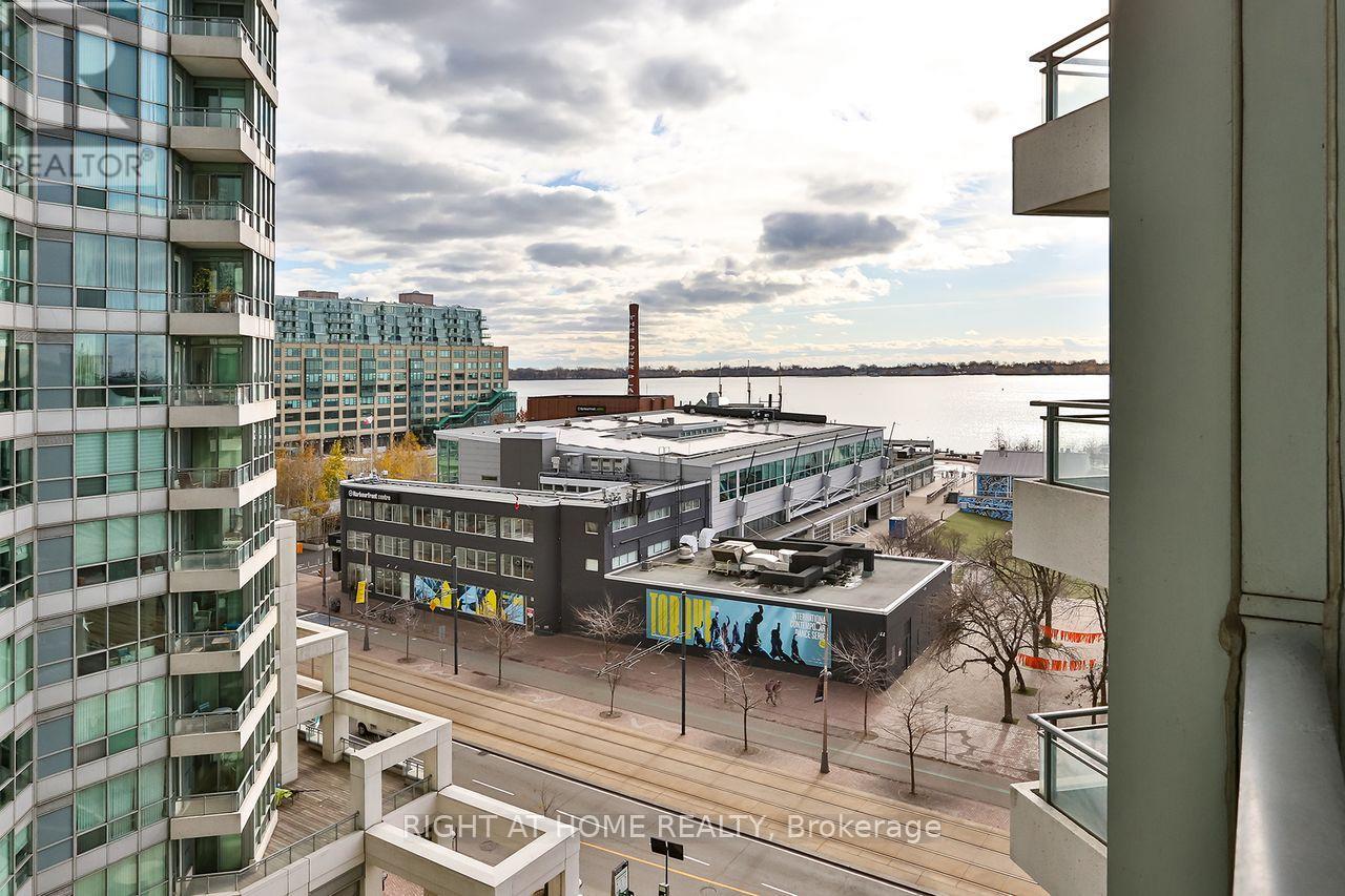 918 - 230 Queens Quay W, Toronto, Ontario  M5J 2Y7 - Photo 14 - C12506062