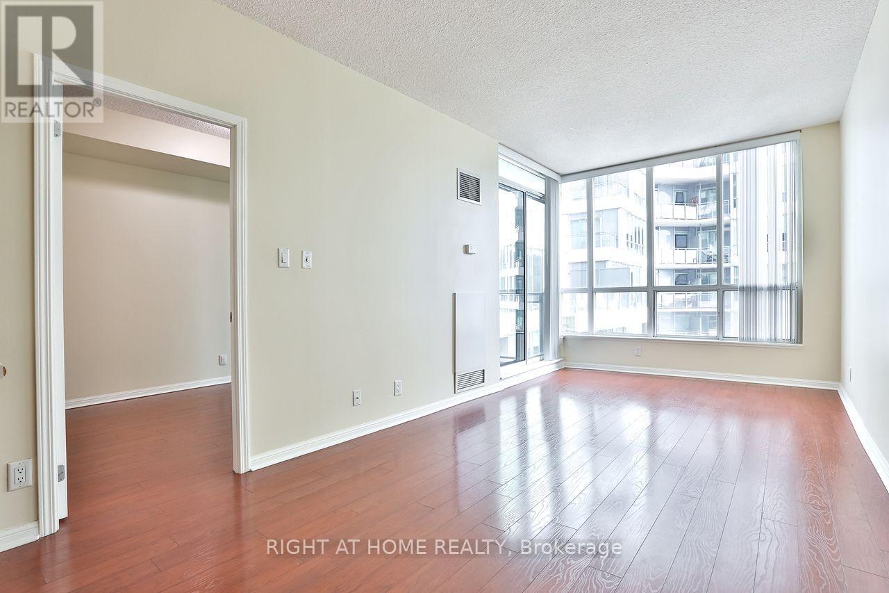 918 - 230 Queens Quay W, Toronto, Ontario  M5J 2Y7 - Photo 7 - C12506062