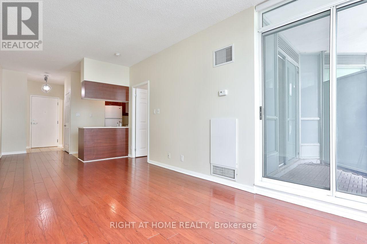 918 - 230 Queens Quay W, Toronto, Ontario  M5J 2Y7 - Photo 9 - C12506062