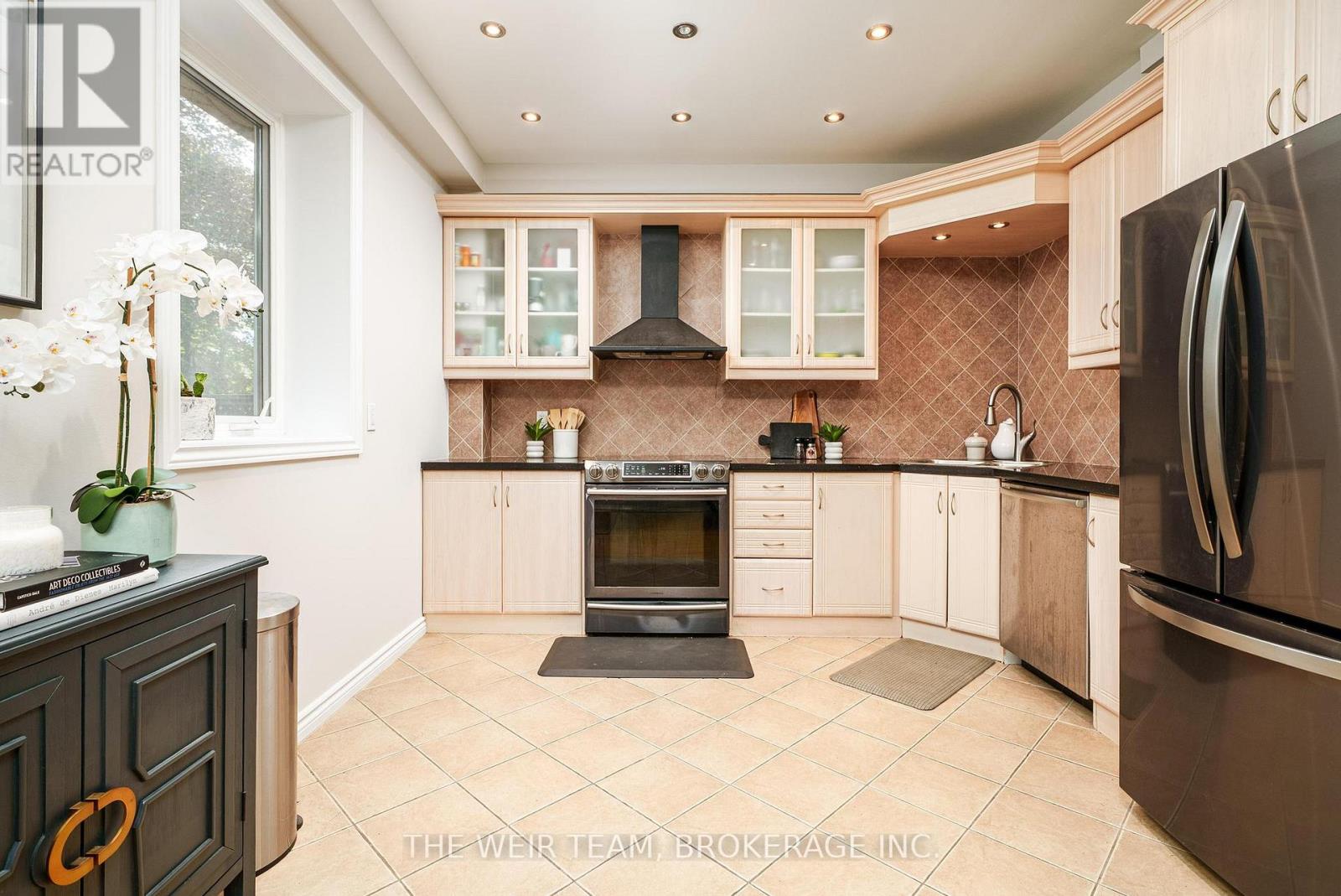 157 Ferris Road, Toronto, Ontario  M4B 1G7 - Photo 10 - E12506008