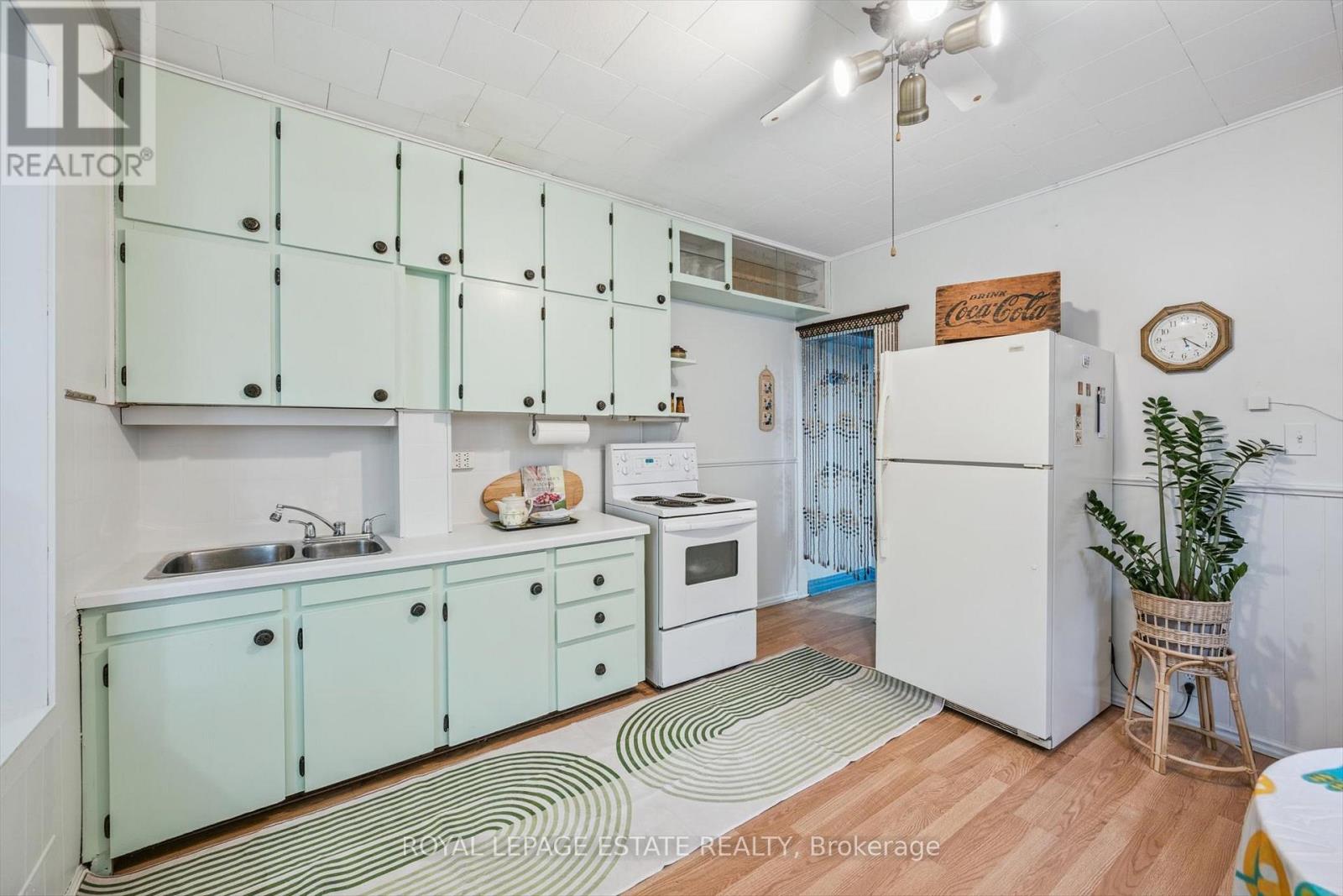 335 Craven Road N, Toronto, Ontario  M4L 2Z5 - Photo 15 - E12506044