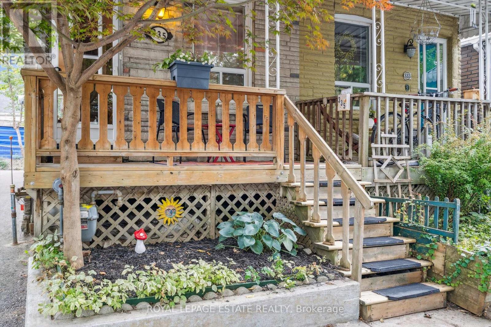 335 Craven Road N, Toronto, Ontario  M4L 2Z5 - Photo 2 - E12506044