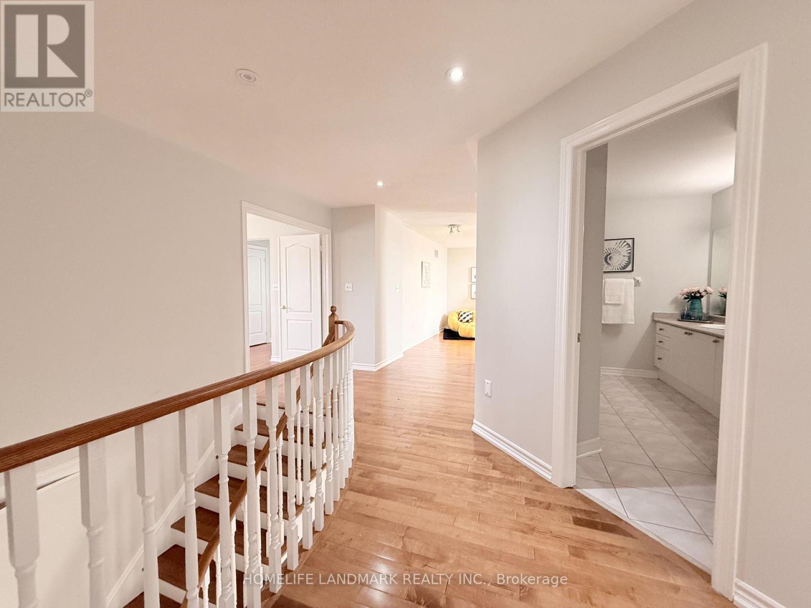 18 The Queensway, Barrie, Ontario  L4M 7H6 - Photo 31 - S12506036