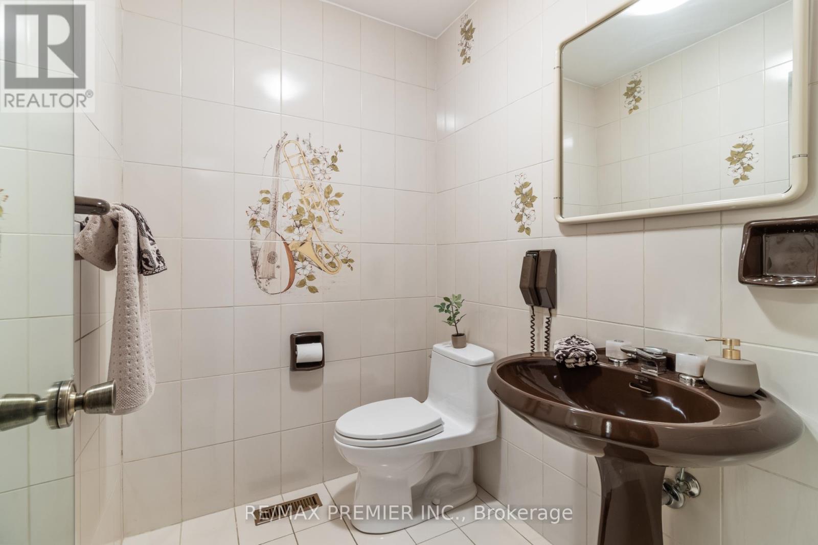 180 Benjamin Boake Trail, Toronto, Ontario  M3J 3C4 - Photo 16 - W12506038