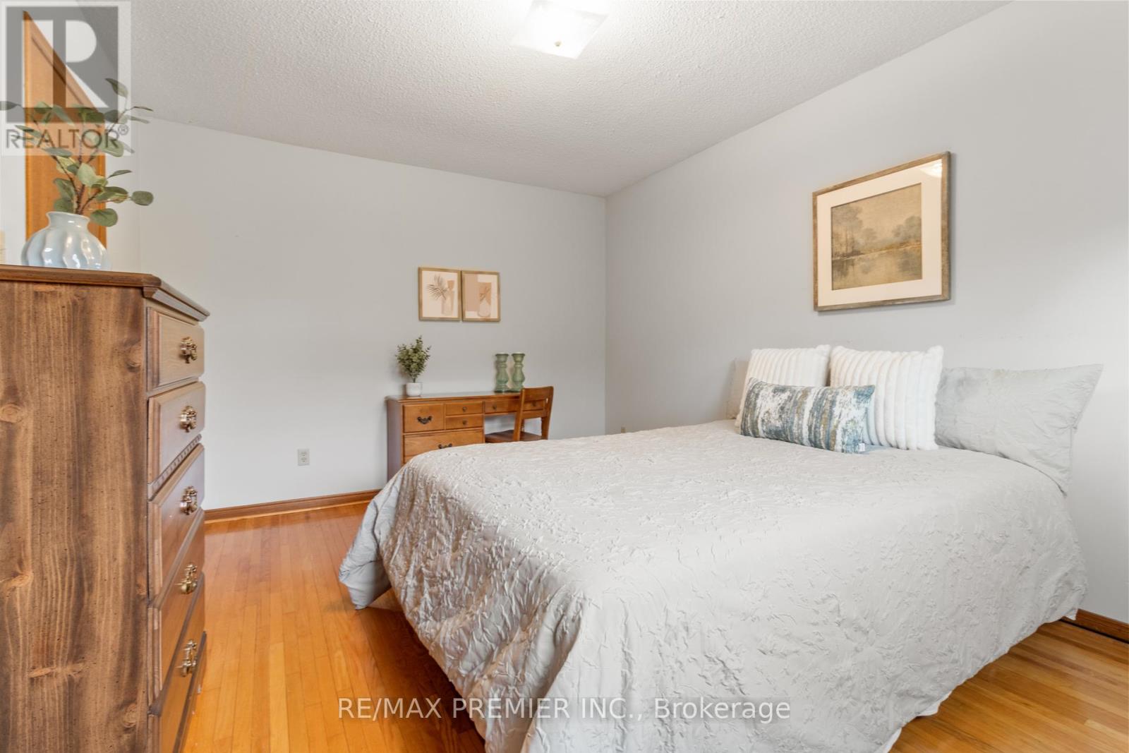 180 Benjamin Boake Trail, Toronto, Ontario  M3J 3C4 - Photo 22 - W12506038