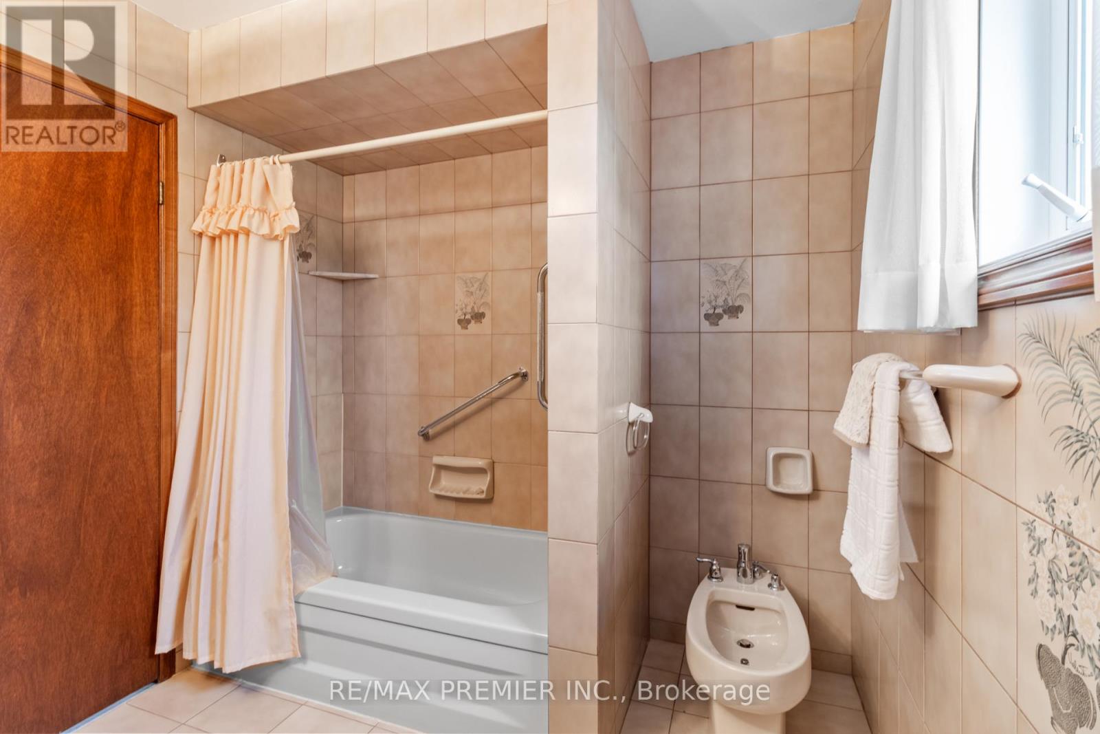 180 Benjamin Boake Trail, Toronto, Ontario  M3J 3C4 - Photo 25 - W12506038