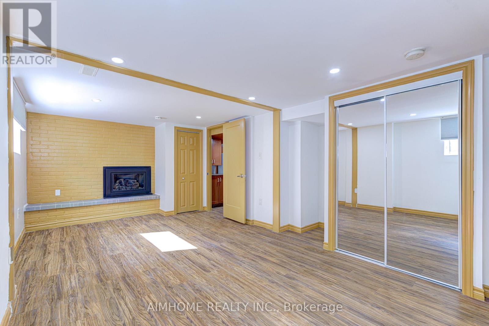 97 Edgecroft Road, Toronto, Ontario  M8Z 2C2 - Photo 40 - W12506064