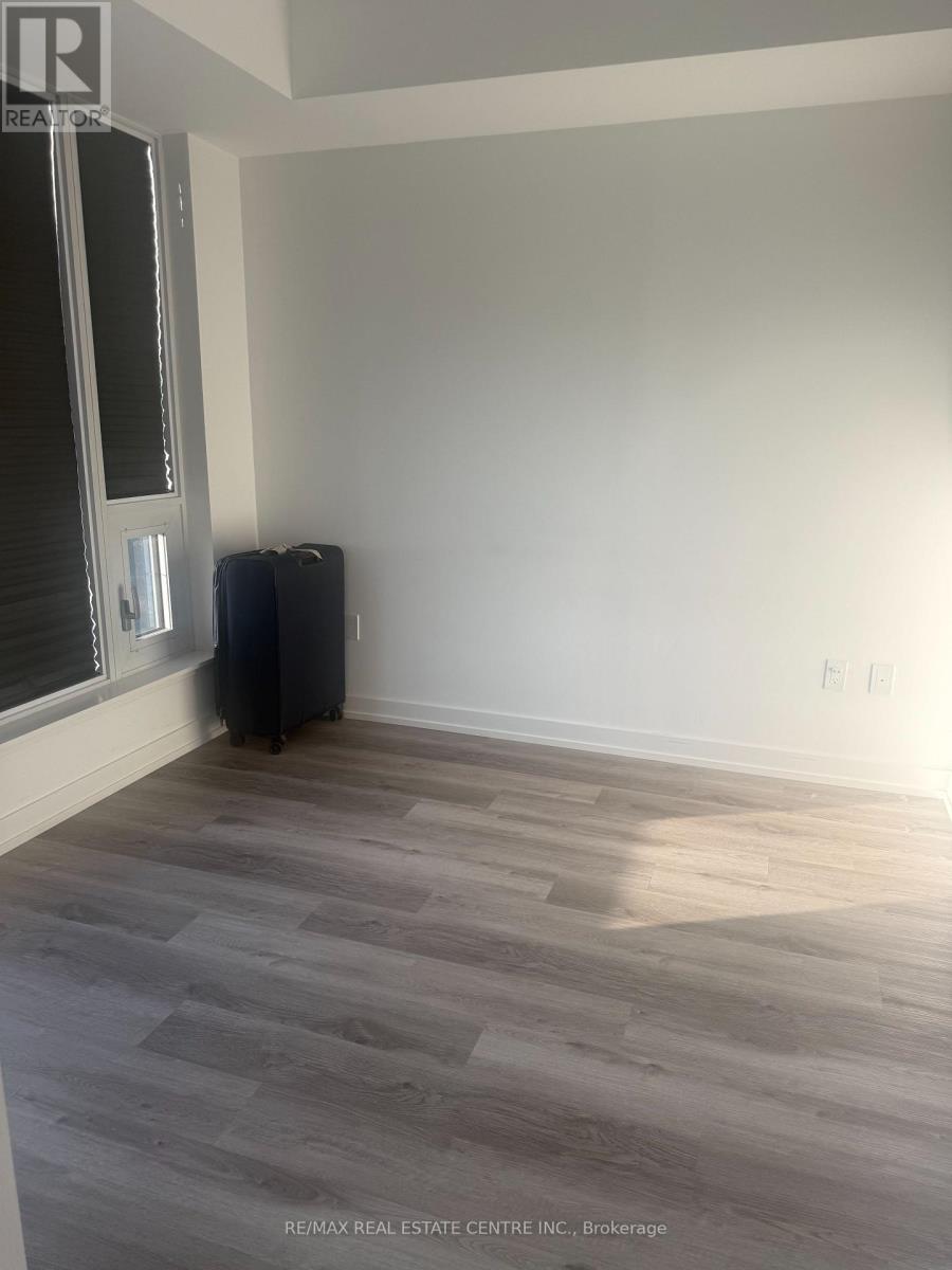 2710 - 15 Wellington Street S, Kitchener, Ontario  N2G 0E4 - Photo 12 - X12506024