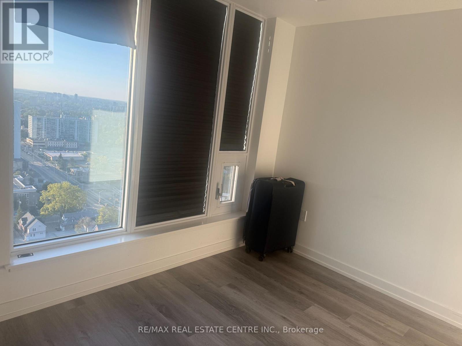 2710 - 15 Wellington Street S, Kitchener, Ontario  N2G 0E4 - Photo 14 - X12506024