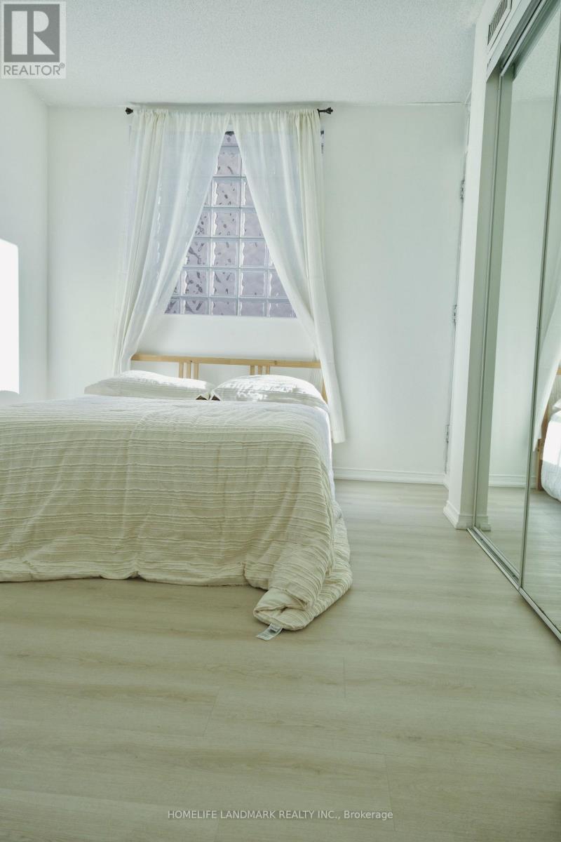 2205 - 750 Bay Street, Toronto, Ontario  M5G 1N6 - Photo 14 - C12459350