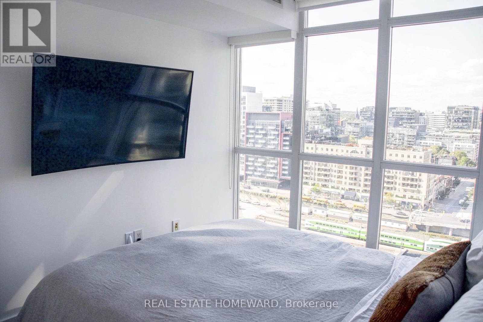 1907 - 151 Dan Leckie Way, Toronto, Ontario  M5V 4B2 - Photo 9 - C12506096