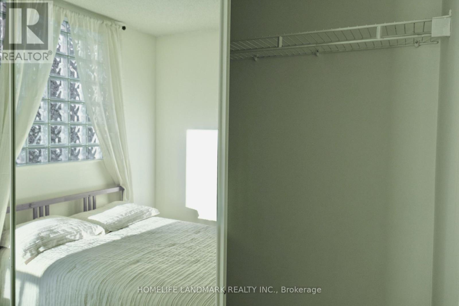 2205 - 750 Bay Street, Toronto, Ontario  M5G 1N6 - Photo 10 - C12501222