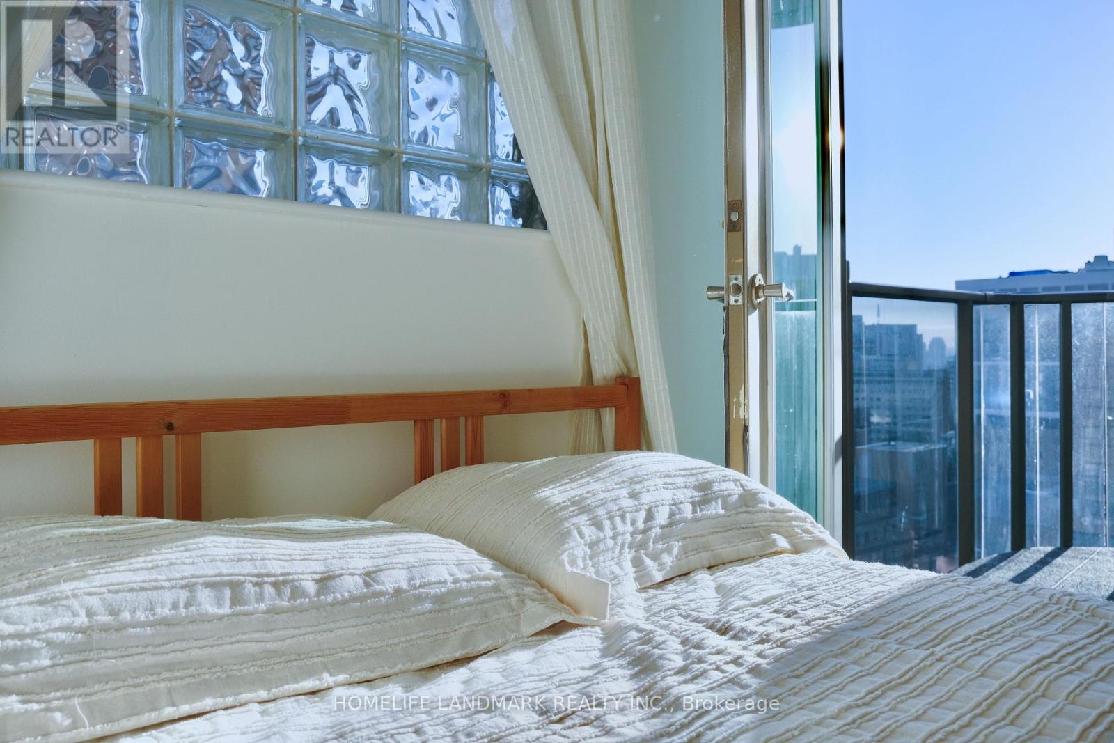 2205 - 750 Bay Street, Toronto, Ontario  M5G 1N6 - Photo 9 - C12501222