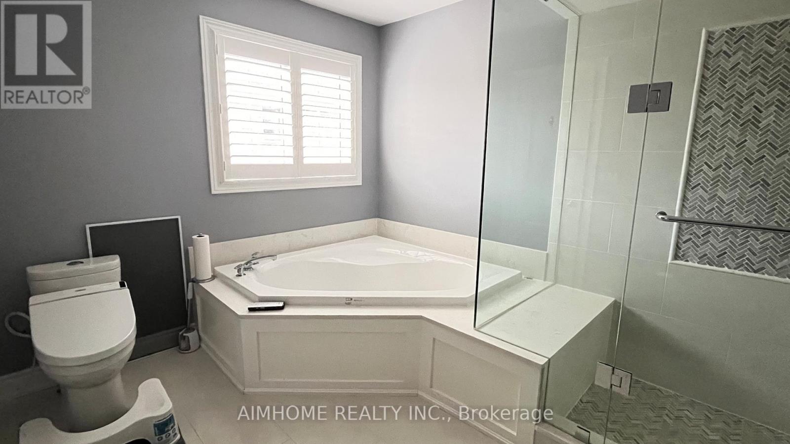 Main And Upper - 881 Knotty Pine Grove, Mississauga, Ontario  L5W 1K2 - Photo 10 - W12506112