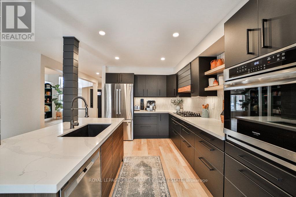 9 Sheardown Trail, Caledon, Ontario  L7E 1Y5 - Photo 5 - W12506114